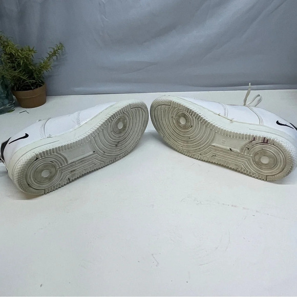 Nike Air Force 1 AJ7747-100 White/Black Size 38 Preowned - Picture 6 of 14